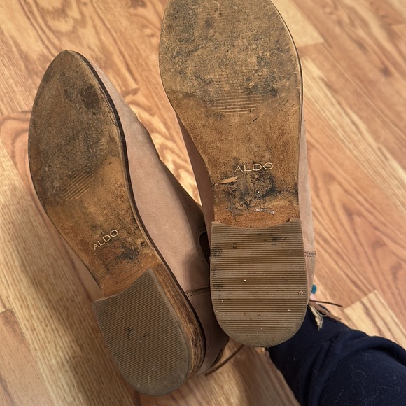 Aldo Tan Chelsea Booties with Lace Back (8.5) - Picture 7 of 8